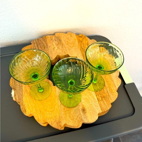 New Vintage Inspired Set of Three Green Glass Goblets - Picture 5 of 8